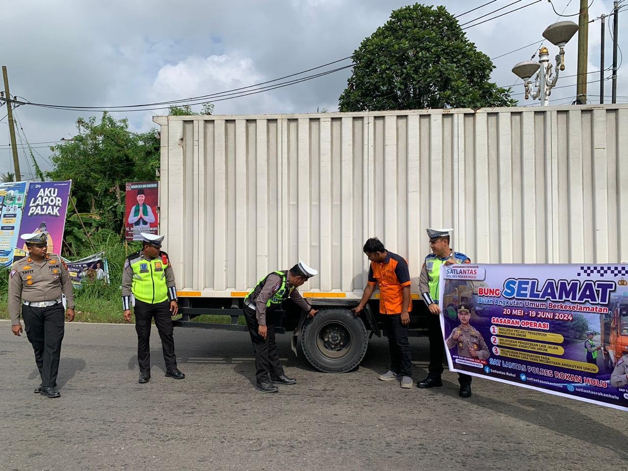 Tekan Fatalitas Kecelakaan di Jalan Raya, Satlantas Polres Rokan Hulu Laksanakan Program Bung Selamat Selama Satu Bulan Penuh.