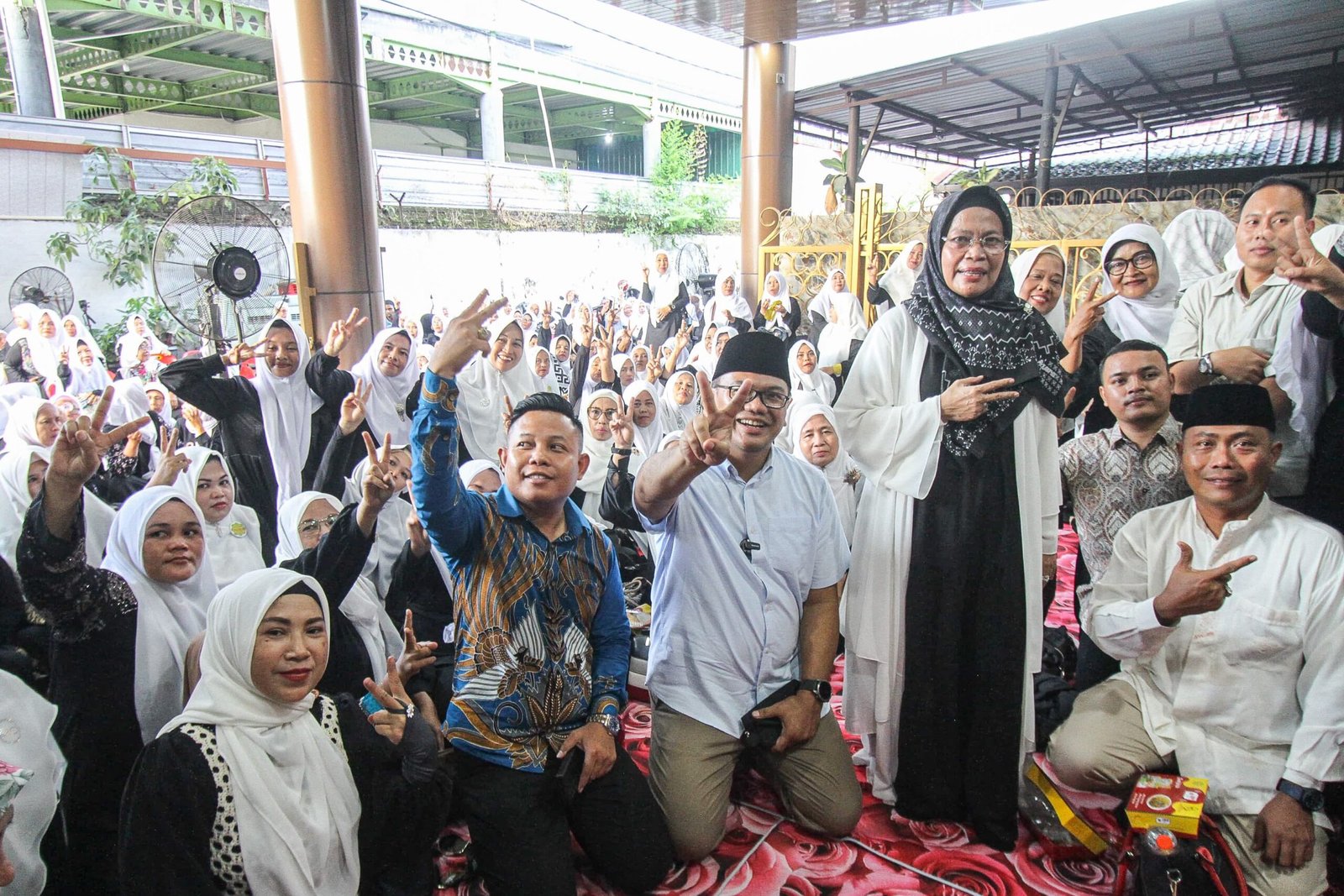 Majelis Taklim Halimah (MTH) Dukung Pasangan Asri Ludin Tambunan dan Lomlom Suwondo Menjadi Bupati dan Wakil Bupati Deli Serdang