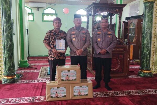 Pererat Silaturahmi Polda Riau dengan Masyarakat Rohil, Beri Bantuan Masjid Al Kautsar dan Masjid Al Ikhsan