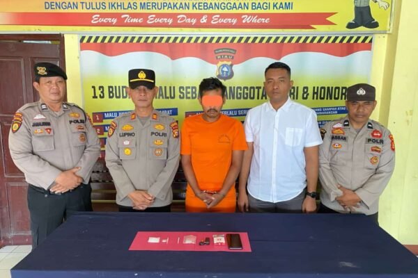 AKP Lupino Dan Tim, Amankan Seorang Pria Diduga Seorang Bandar Narkotika Jenis Sabu-Sabu.