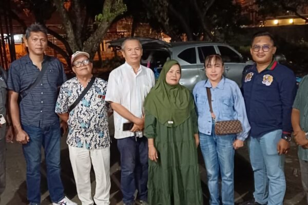 Jurnalis Yang Tergabung Dalam 300 Media Pemprov Sumut Beri Penghormatan Terakhir Kepada Sang Istri & Anak Lelaki Alm. Selamat Purba