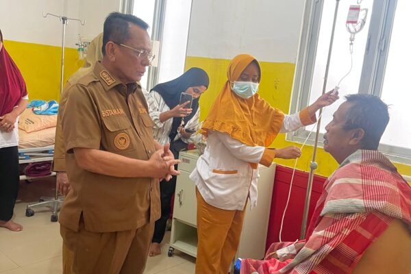 Korban Keracunan di Tanjung Medan, Bupati Rohil Langsung Lakukan Peninjauan