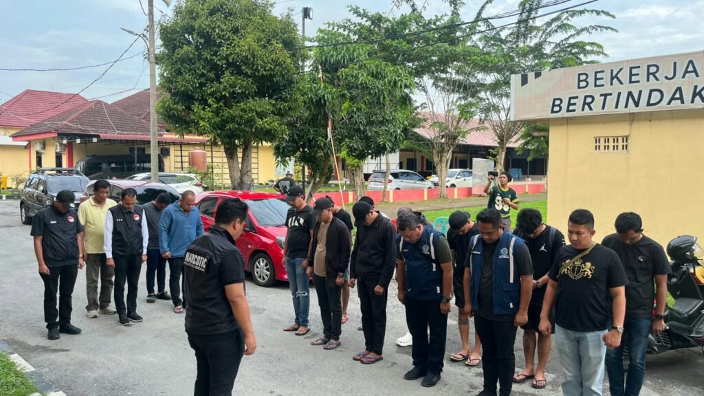 Gerebek Sarang Narkoba di Kualanamu! Satresnarkoba Polresta Deli Serdang Amankan 4 Pria, Sabu 0,61 Gram Disita